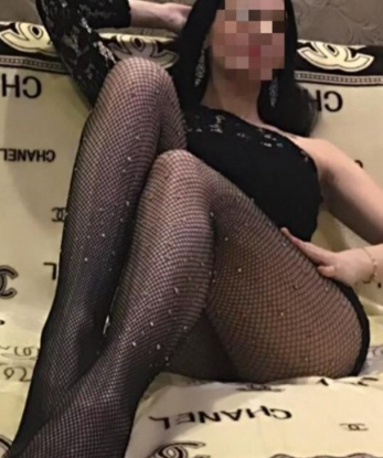 Опытная шатенка с шикарной фигурой и неугомонным аппетитом приглашает в гости и гарантирует незабываемый отдых. Выезд возможен. Только для состоятельных джентльменов. 3934, 33 года